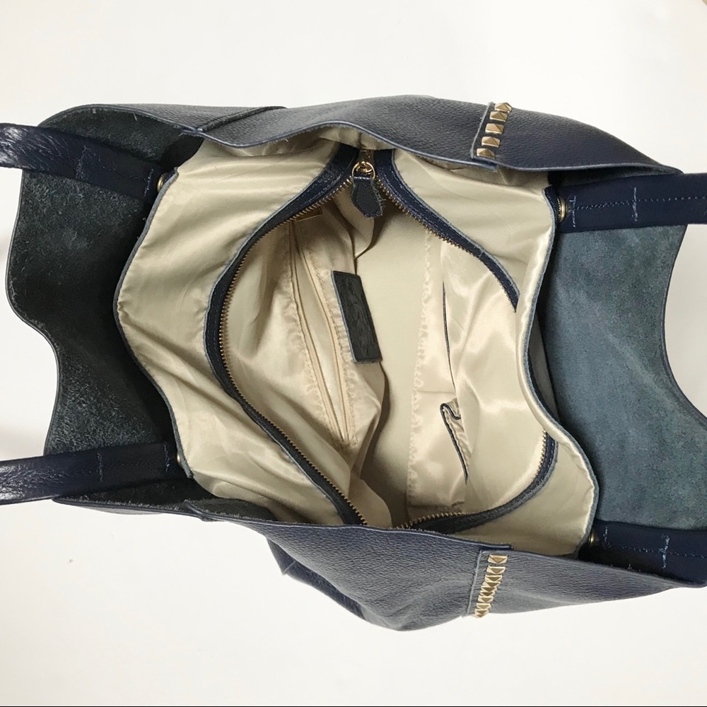 Danielle Stevens Vincenza Navy Leather Tote Bag - Picture 4 of 8